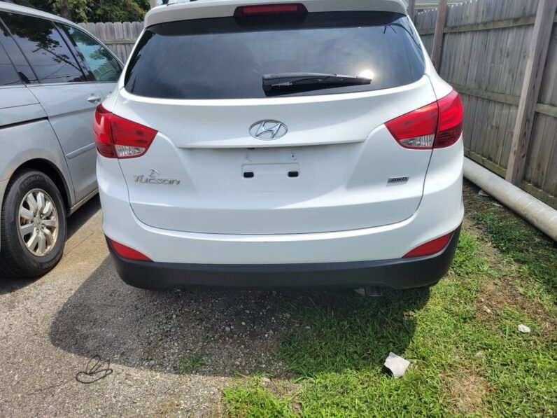 
								2014 Hyundai Tucson SE AWD full									