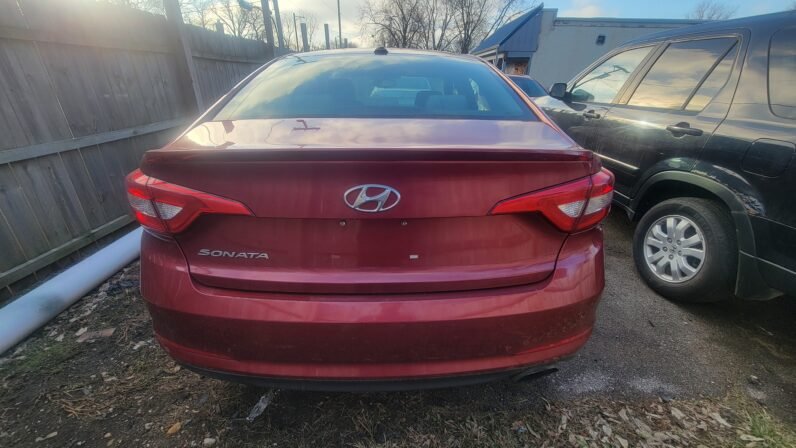 
								2016 Hyundai Sonata 2.4l 4cyl SE FWD full									