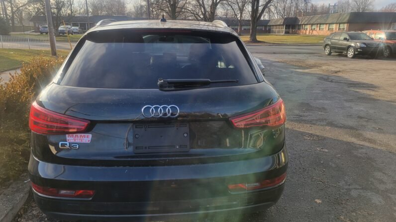 
								2018 Audi Q3 Premium FWD 2.0t full									